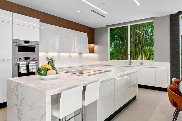 3939 Country Club Lane, Fort Lauderdale, FL 33308