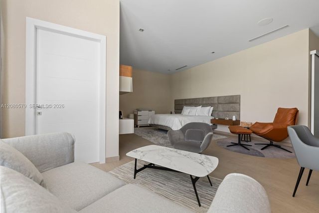 3939 Country Club Lane, Fort Lauderdale, FL 33308