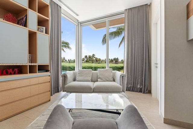 3939 Country Club Lane, Fort Lauderdale, FL 33308