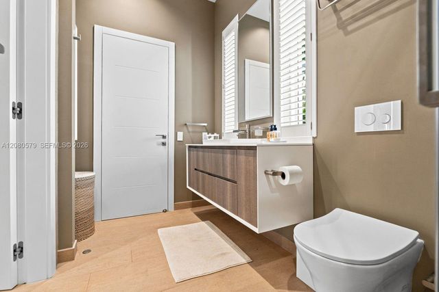 3939 Country Club Lane, Fort Lauderdale, FL 33308