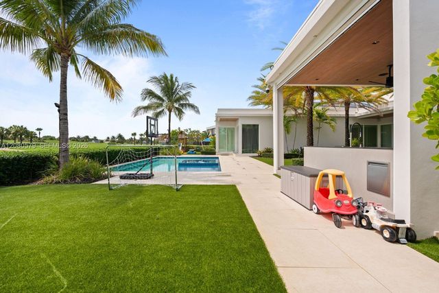 3939 Country Club Lane, Fort Lauderdale, FL 33308
