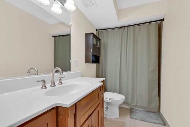 6335 175th Street 2S, Tinley Park, IL 60477