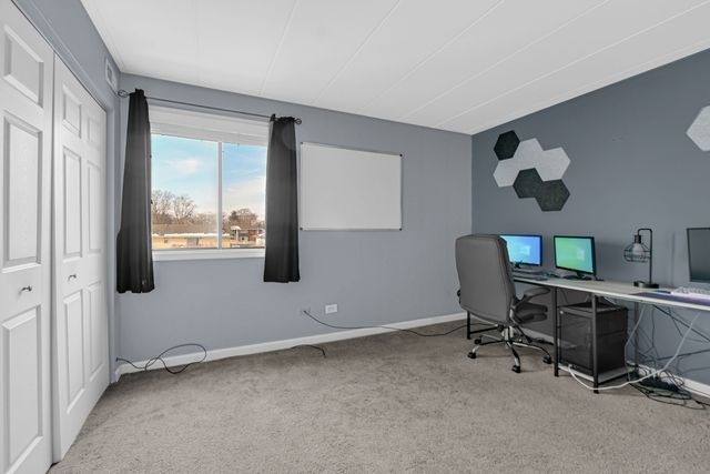 6335 175th Street 2S, Tinley Park, IL 60477