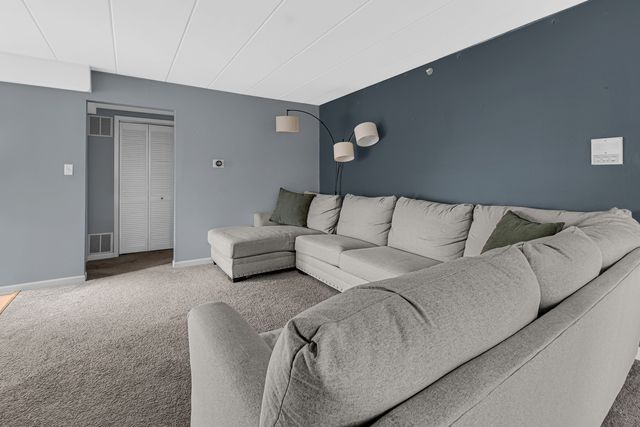 6335 175th Street 2S, Tinley Park, IL 60477