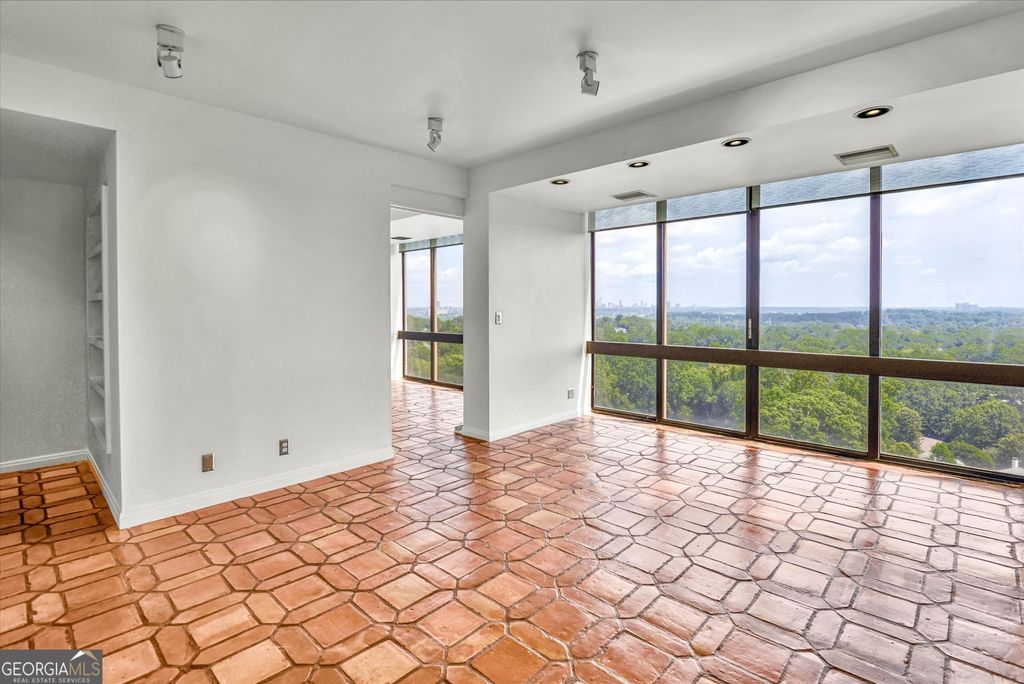 147 15th Street NE 15D, Atlanta, GA 30309
