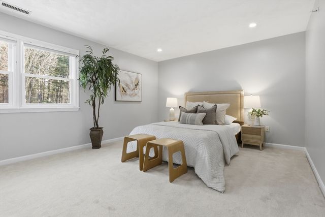 20 Winterberry Way, Bedford, MA 01730