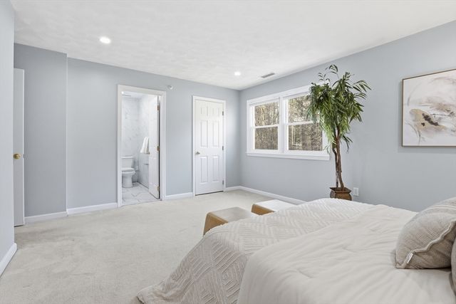 20 Winterberry Way, Bedford, MA 01730