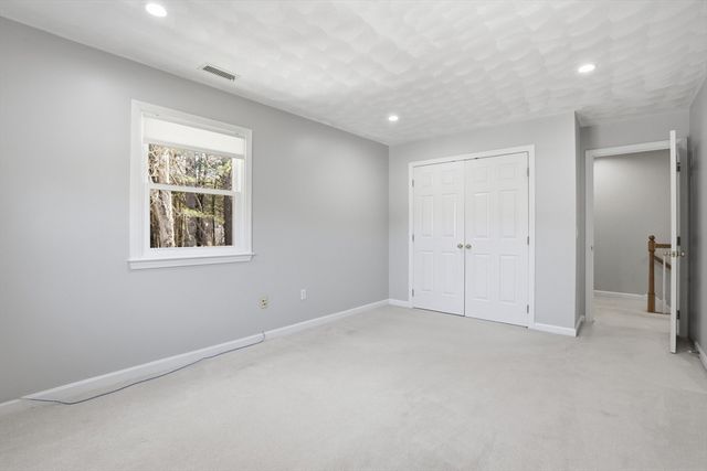 20 Winterberry Way, Bedford, MA 01730