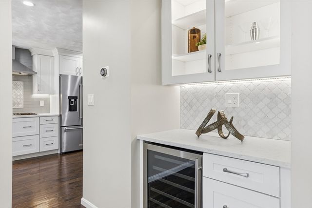 20 Winterberry Way, Bedford, MA 01730