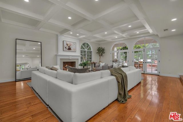 3225 Iredell Lane, Studio City (los Angeles), CA 91604