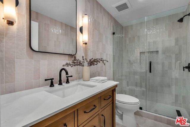 3225 Iredell Lane, Studio City (los Angeles), CA 91604