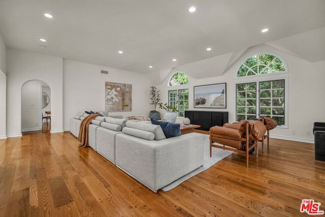 3225 Iredell Lane, Studio City (los Angeles), CA 91604