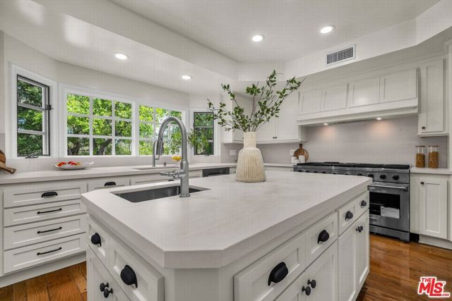 3225 Iredell Lane, Studio City (los Angeles), CA 91604