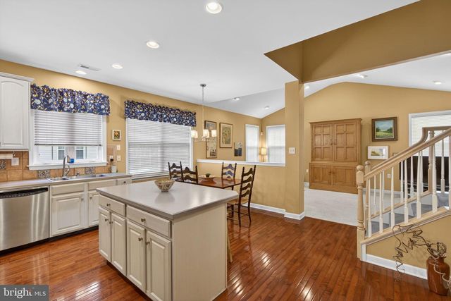 16 ZINNIA WAY, Langhorne, PA 19047