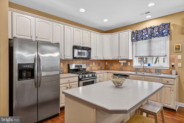 16 ZINNIA WAY, Langhorne, PA 19047
