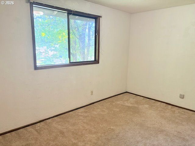 616 S 71ST St, Springfield, OR 97478