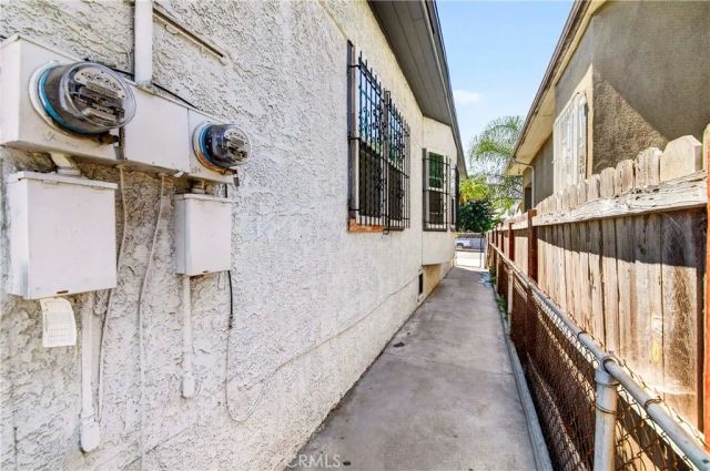 427 E 43rd Street, Los Angeles, CA 90011