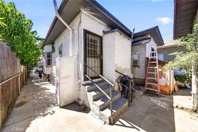 427 E 43rd Street, Los Angeles, CA 90011
