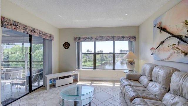 2311 S Cypress Bend Drive 419A, Pompano Beach, FL 33069