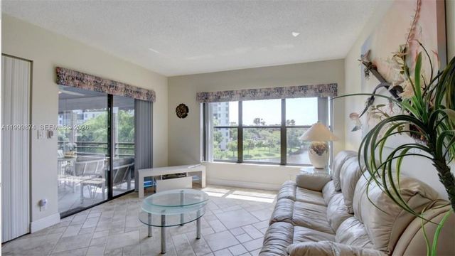 2311 S Cypress Bend Drive 419A, Pompano Beach, FL 33069
