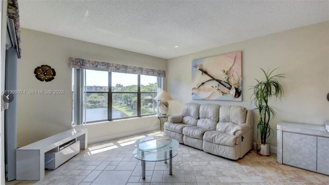 2311 S Cypress Bend Drive 419A, Pompano Beach, FL 33069