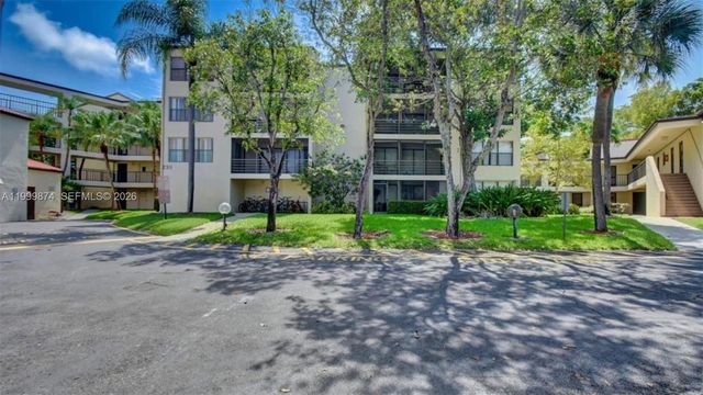 2311 S Cypress Bend Drive 419A, Pompano Beach, FL 33069
