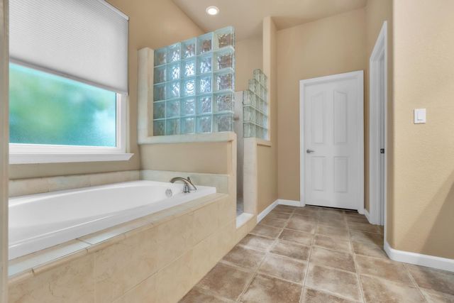 2567 Somerset Way, Yuba City, CA 95993