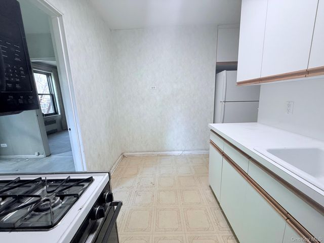 83-20 98 Street 2P, Woodhaven, NY 11421