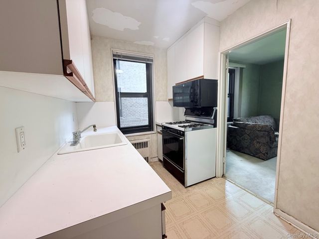 83-20 98 Street 2P, Woodhaven, NY 11421