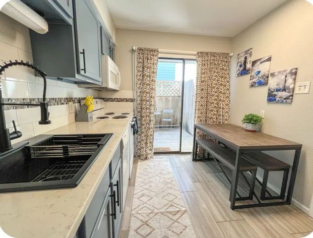 14898 Granada Dr 4, Corpus Christi, TX 78418