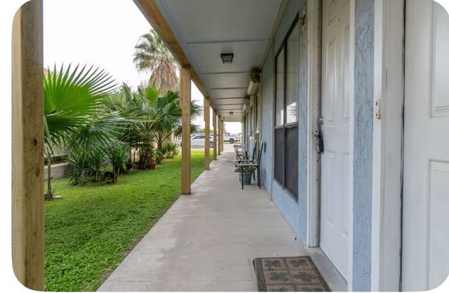 14898 Granada Dr 4, Corpus Christi, TX 78418