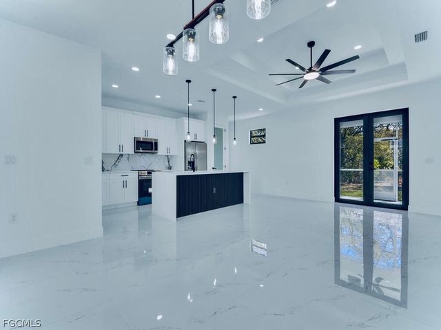 2503 53rd ST SW, Lehigh Acres, FL 33976