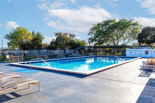 8209 NW 91st Avenue, Tamarac, FL 33321