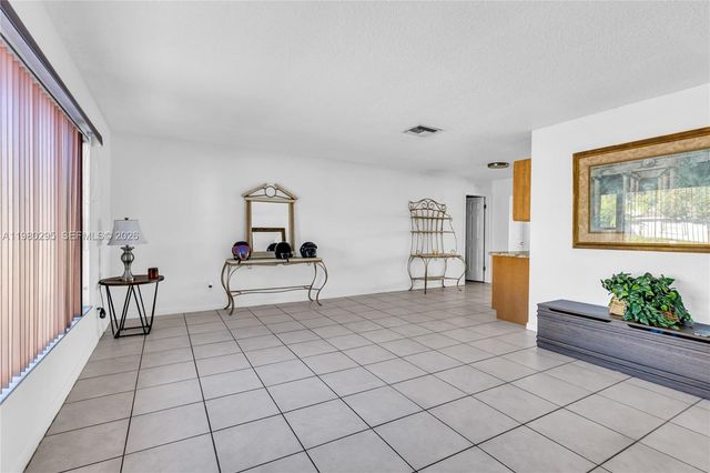 8209 NW 91st Avenue, Tamarac, FL 33321