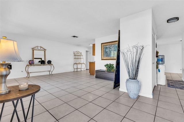 8209 NW 91st Avenue, Tamarac, FL 33321