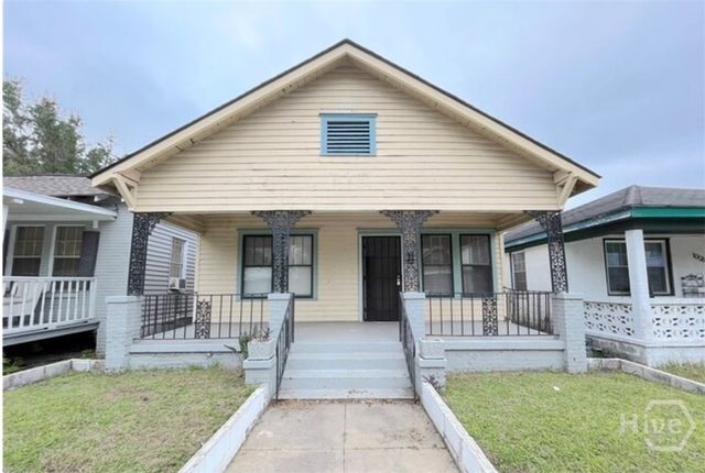 1008 W Victory Drive, Savannah, GA 31405