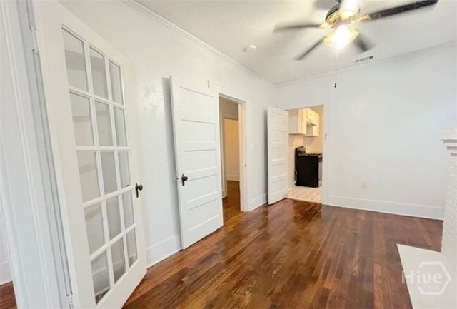 1008 W Victory Drive, Savannah, GA 31405