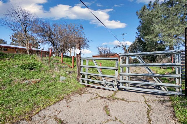 5138 Messing Rd, Valley Springs, CA 95252