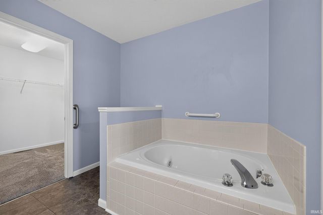 54180 Stonebridge Drive, Elkhart, IN 46514