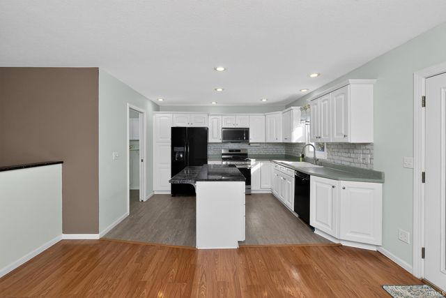 54180 Stonebridge Drive, Elkhart, IN 46514