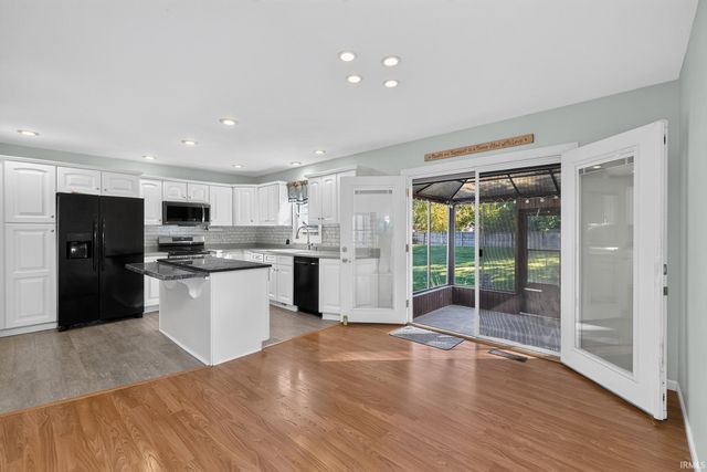 54180 Stonebridge Drive, Elkhart, IN 46514