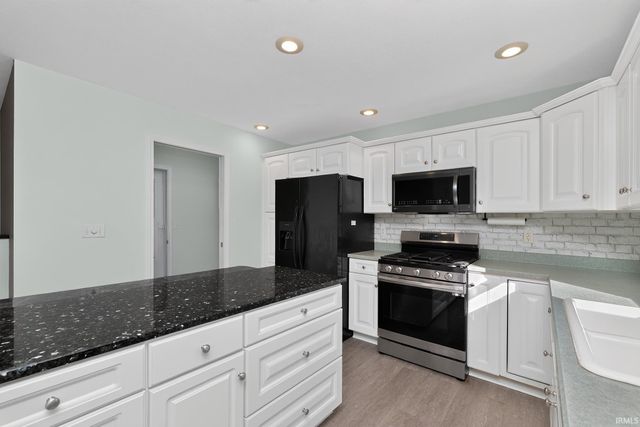 54180 Stonebridge Drive, Elkhart, IN 46514