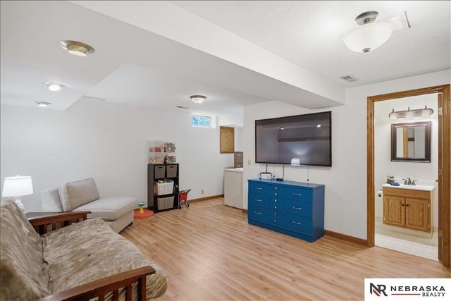 5628 N 131 Street, Omaha, NE 68164