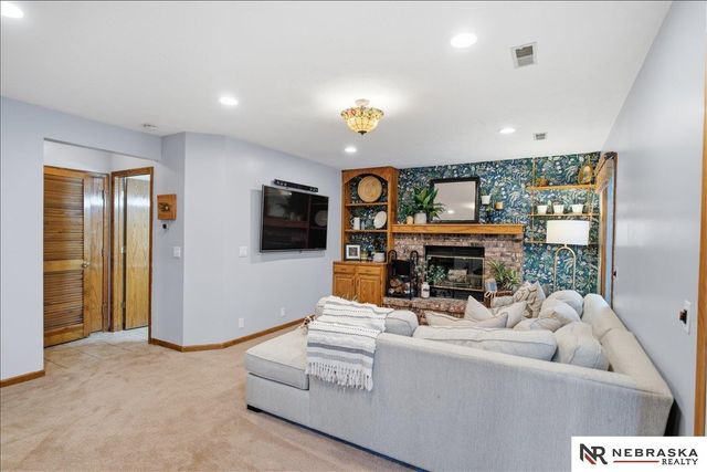 5628 N 131 Street, Omaha, NE 68164