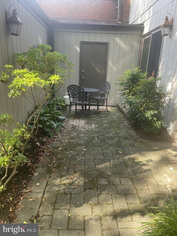 701 OLD CROSSING DR, Baltimore, MD 21208