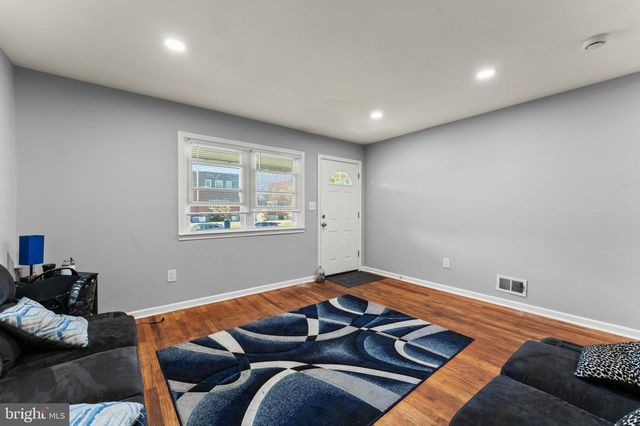 8146 GRAY HAVEN RD, Dundalk, MD 21222