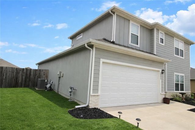 8001 SE 6th Terrace, Blue Springs, MO 64014