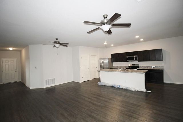 8001 SE 6th Terrace, Blue Springs, MO 64014
