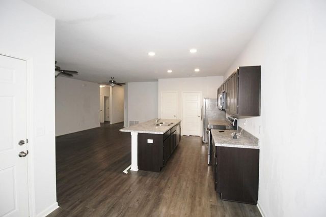 8001 SE 6th Terrace, Blue Springs, MO 64014