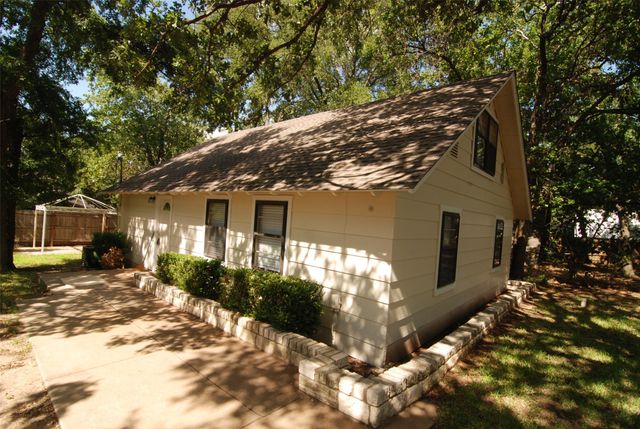 1706 Saddle Road, Granbury, TX 76049